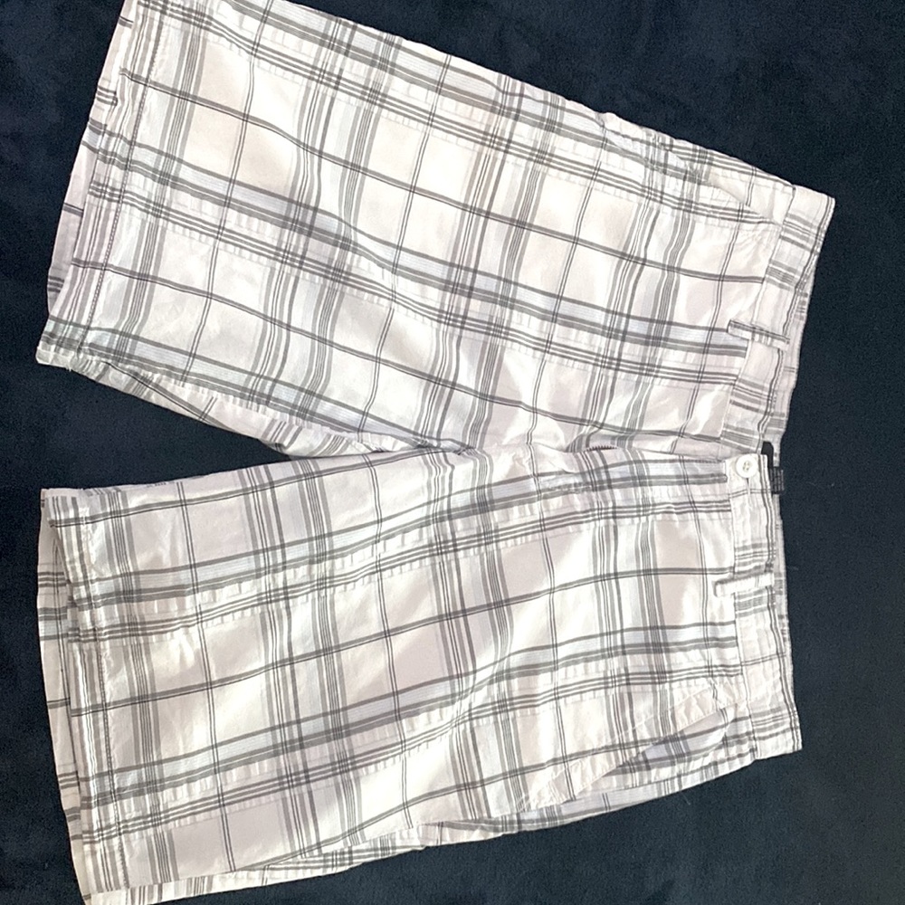 APT 9 Shorts